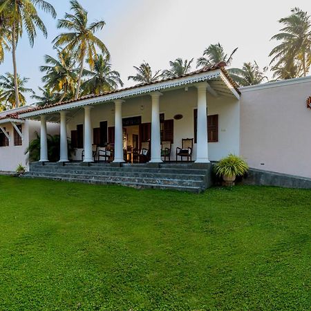 House By The Sea Hikka Hotell Hikkaduwa Eksteriør bilde