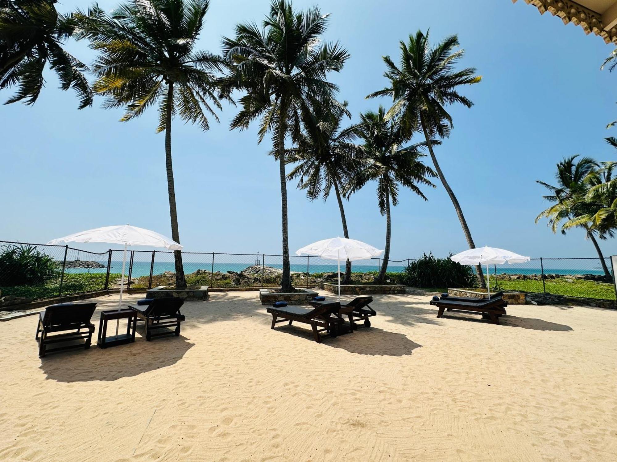 House By The Sea Hikka Hotell Hikkaduwa Eksteriør bilde