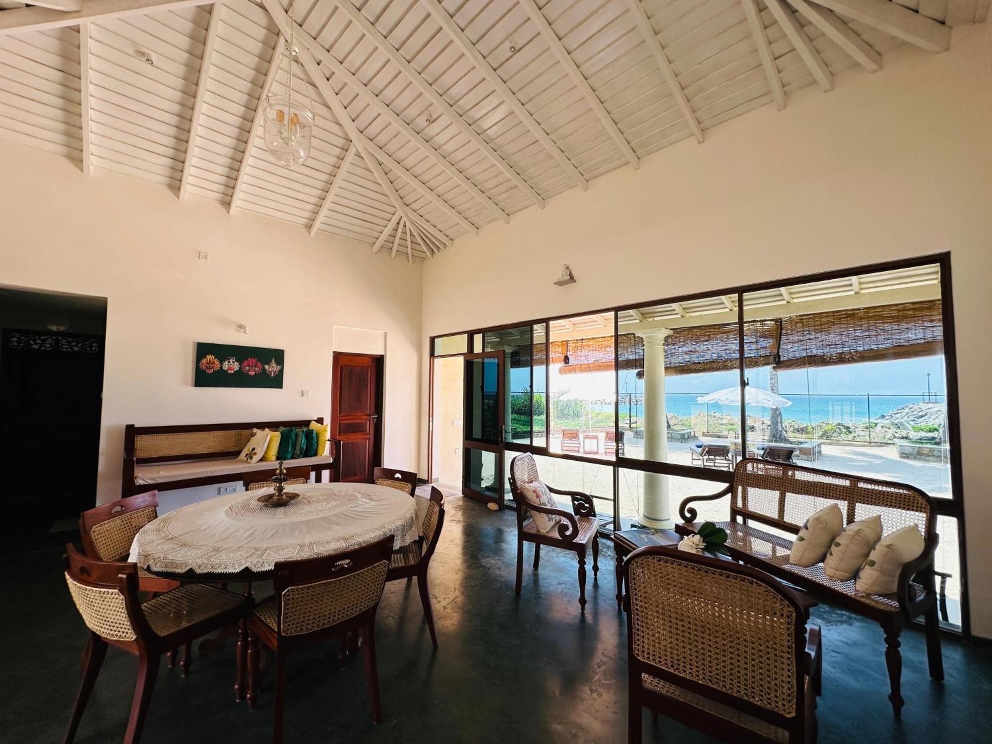 House By The Sea Hikka Hotell Hikkaduwa Eksteriør bilde