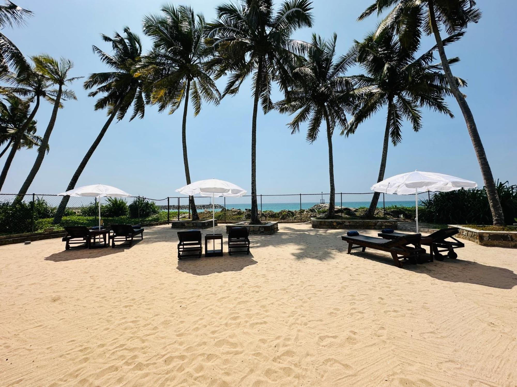 House By The Sea Hikka Hotell Hikkaduwa Eksteriør bilde
