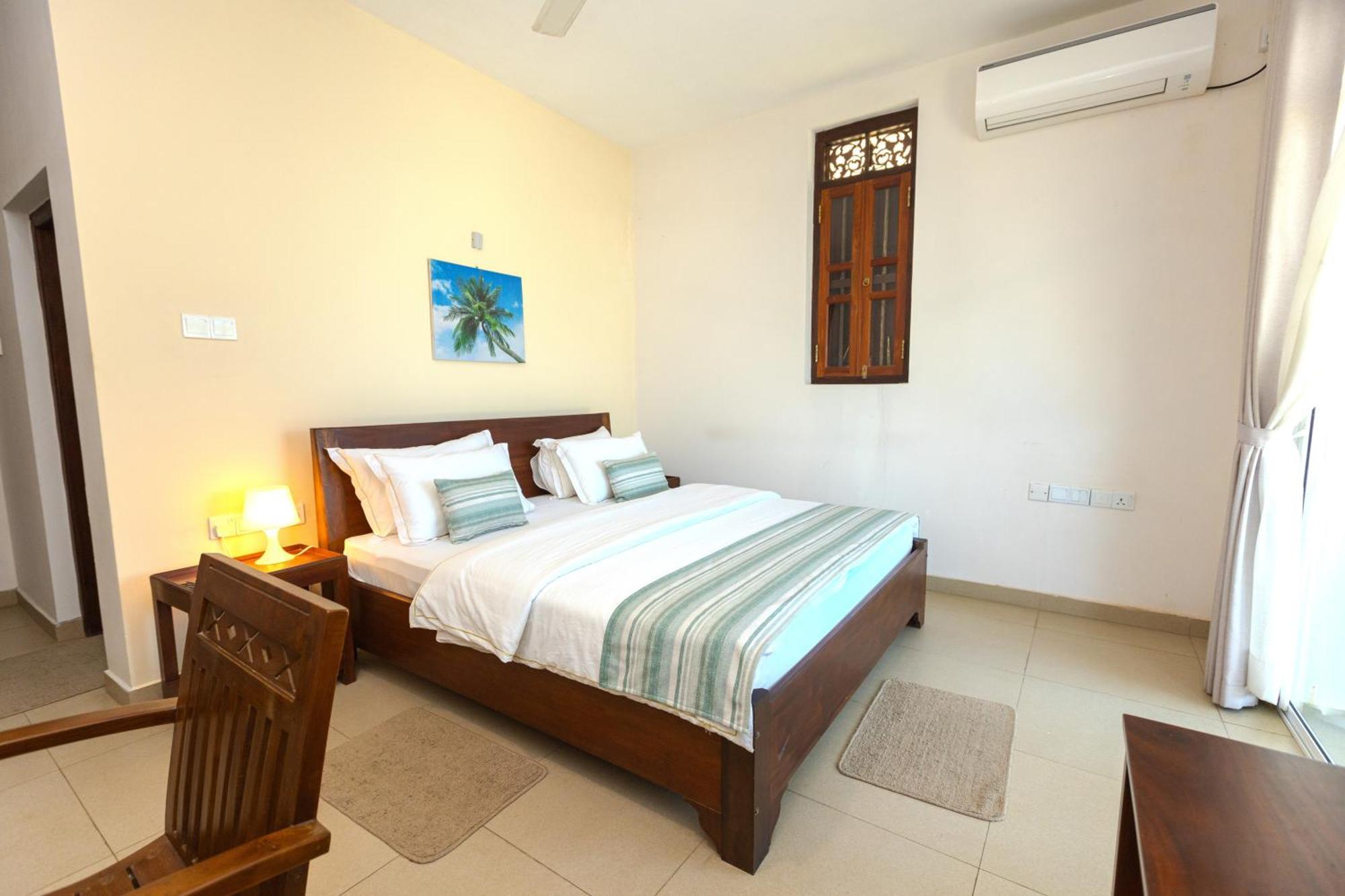 House By The Sea Hikka Hotell Hikkaduwa Eksteriør bilde