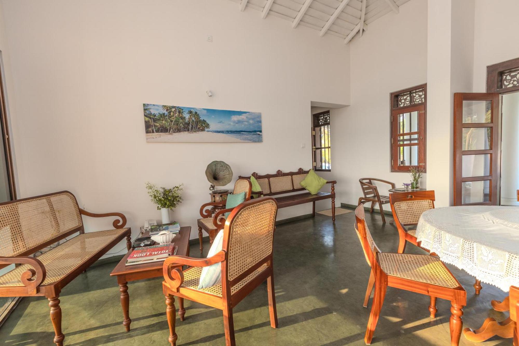 House By The Sea Hikka Hotell Hikkaduwa Eksteriør bilde